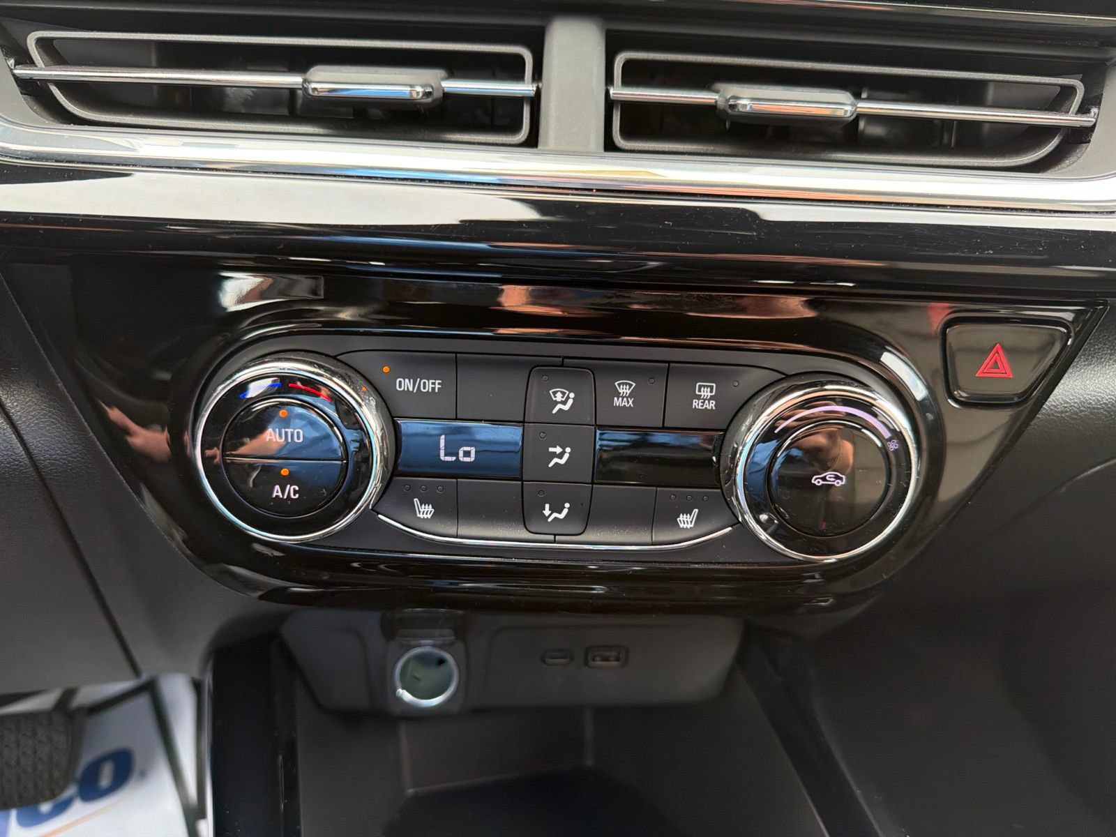 Used 2024 Chevrolet Trax RS FWD image 15
