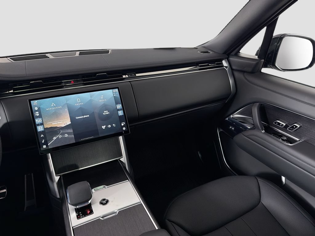 New 2026 Land Rover Range Rover Long Wheelbase SE AWD/4WD image 25