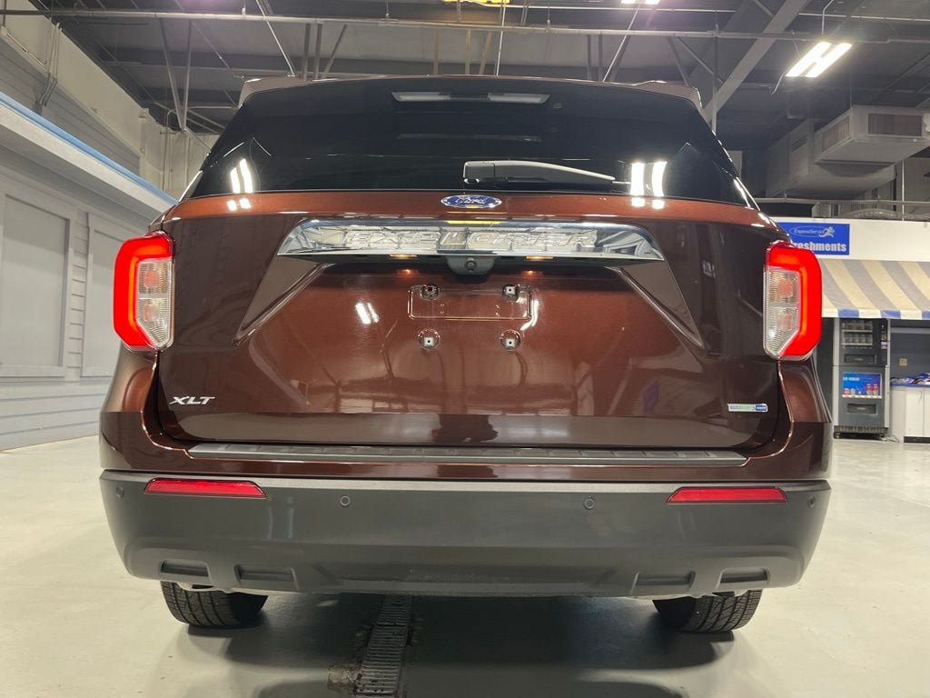 Used 2020 Ford Explorer XLT w/ Comfort Package AWD/4WD image 6