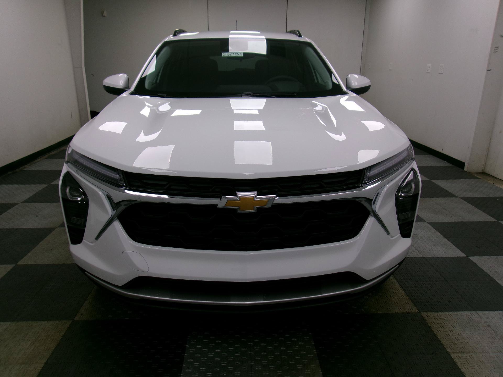 New 2026 Chevrolet Trax LT w/ LT Convenience Package FWD image 15