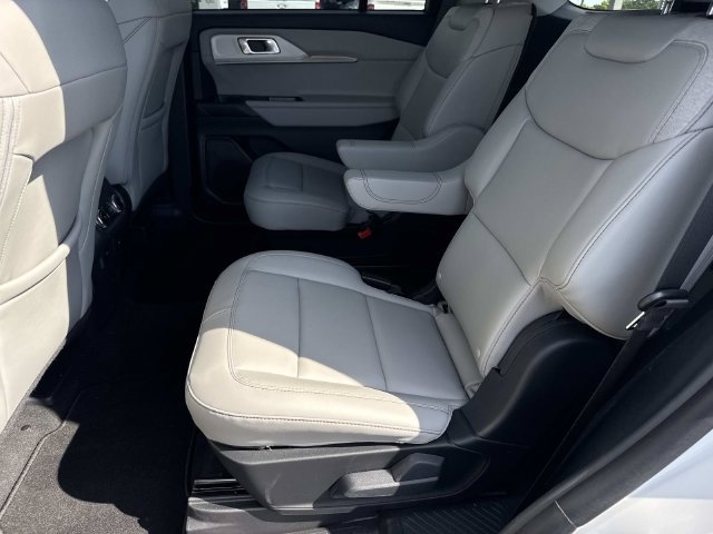 New 2026 Ford Explorer Active w/ Active Comfort Package RWD image 16