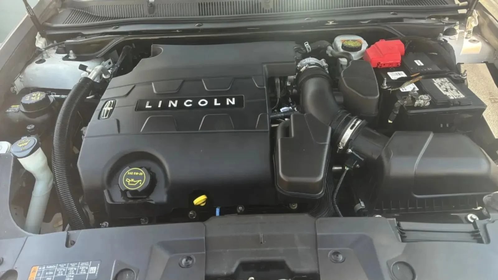 Used 2014 Lincoln MKS w/ Equipment Group 101A FWD image 14