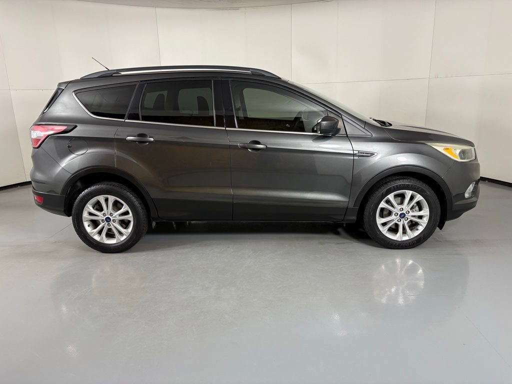 Used 2018 Ford Escape SE image 9