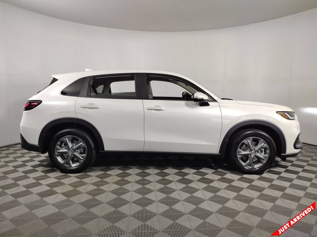 New 2027 Honda HR-V LX image 8