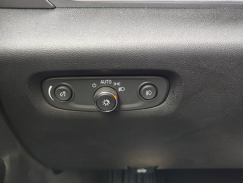Used 2020 Chevrolet Traverse LT FWD image 11