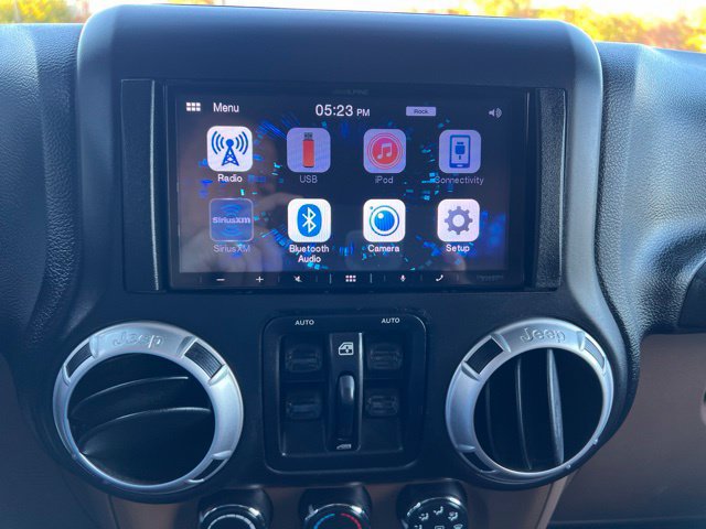 Used 2013 Jeep Wrangler Unlimited Rubicon w/ Dual Top Group AWD/4WD image 20