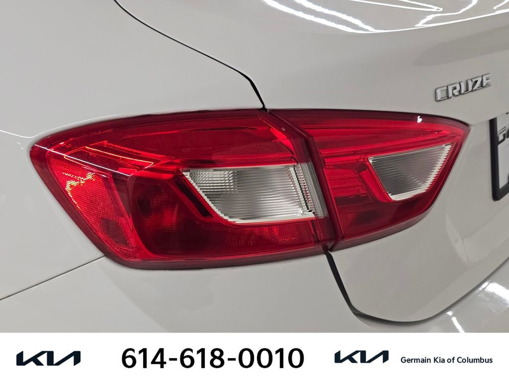 Used 2017 Chevrolet Cruze Premier image 15