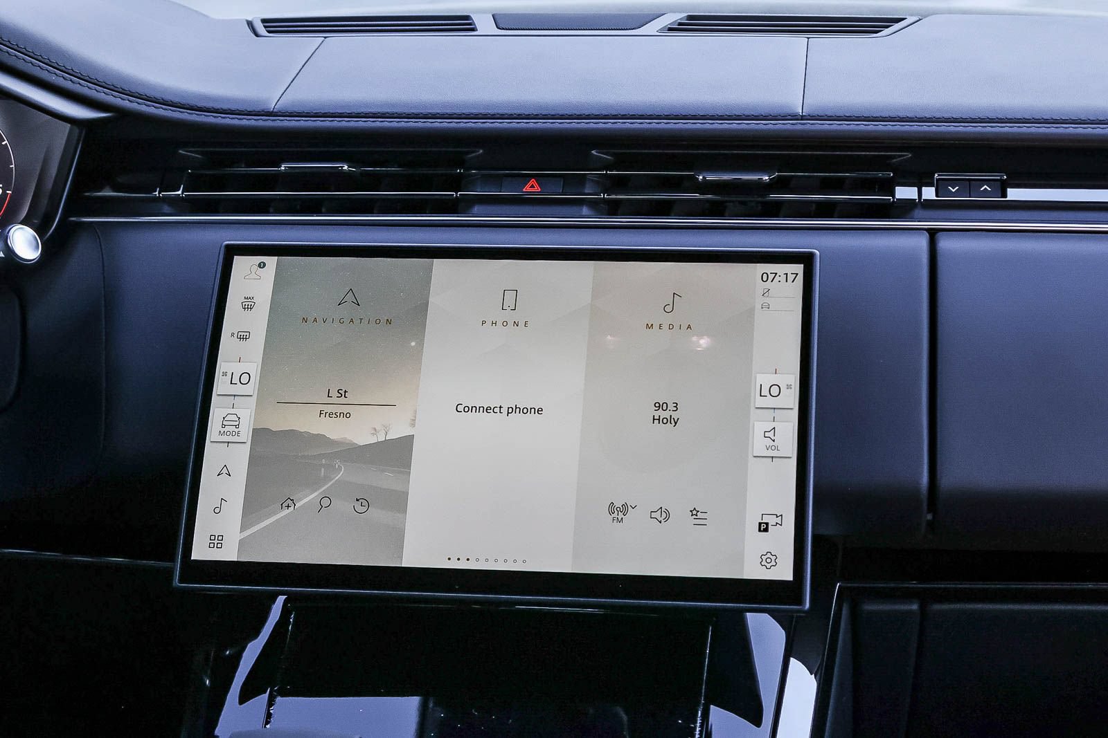 New 2026 Land Rover Range Rover Sport SE AWD/4WD image 24