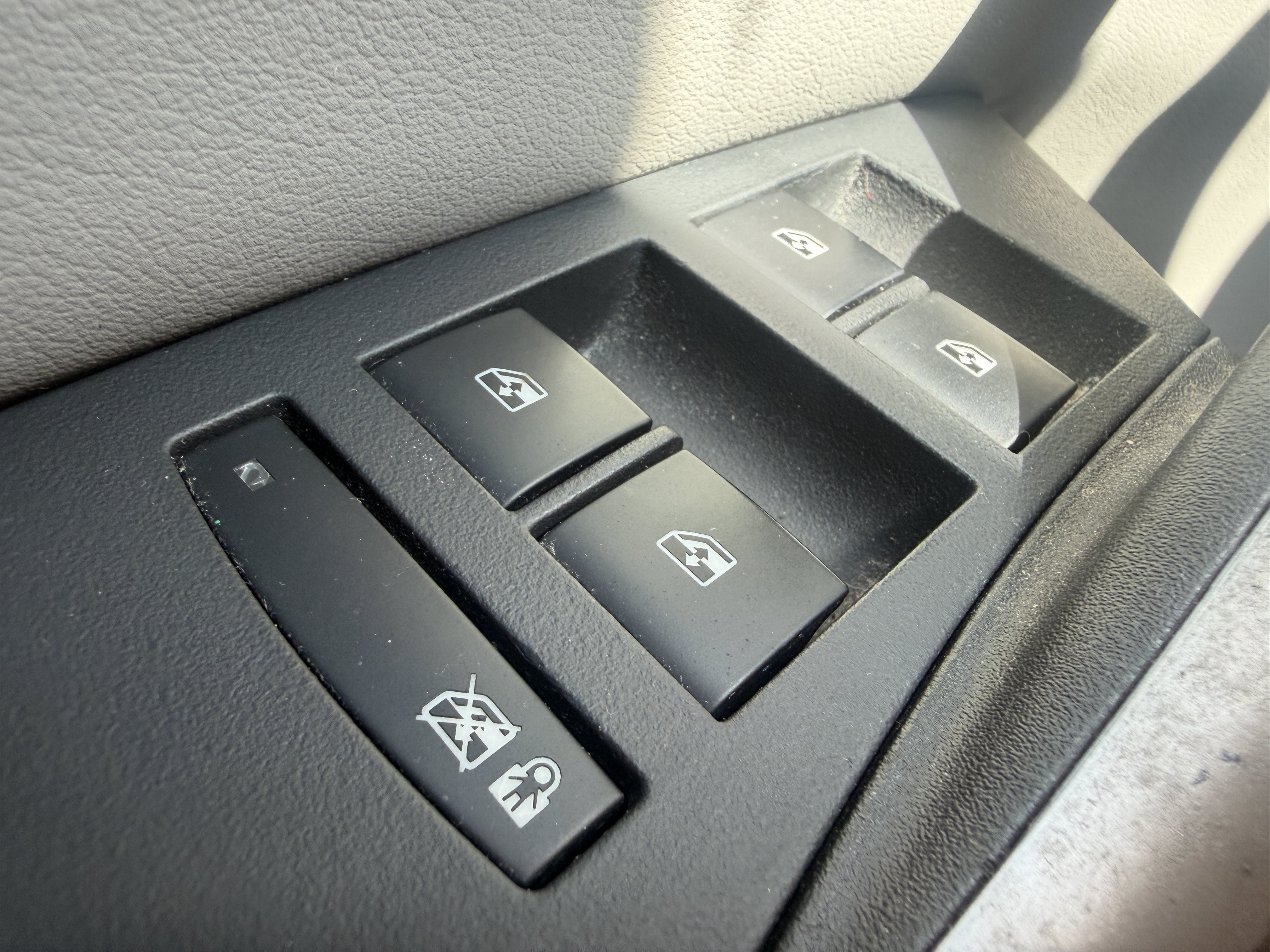 Used 2013 Buick Verano Convenience FWD image 29