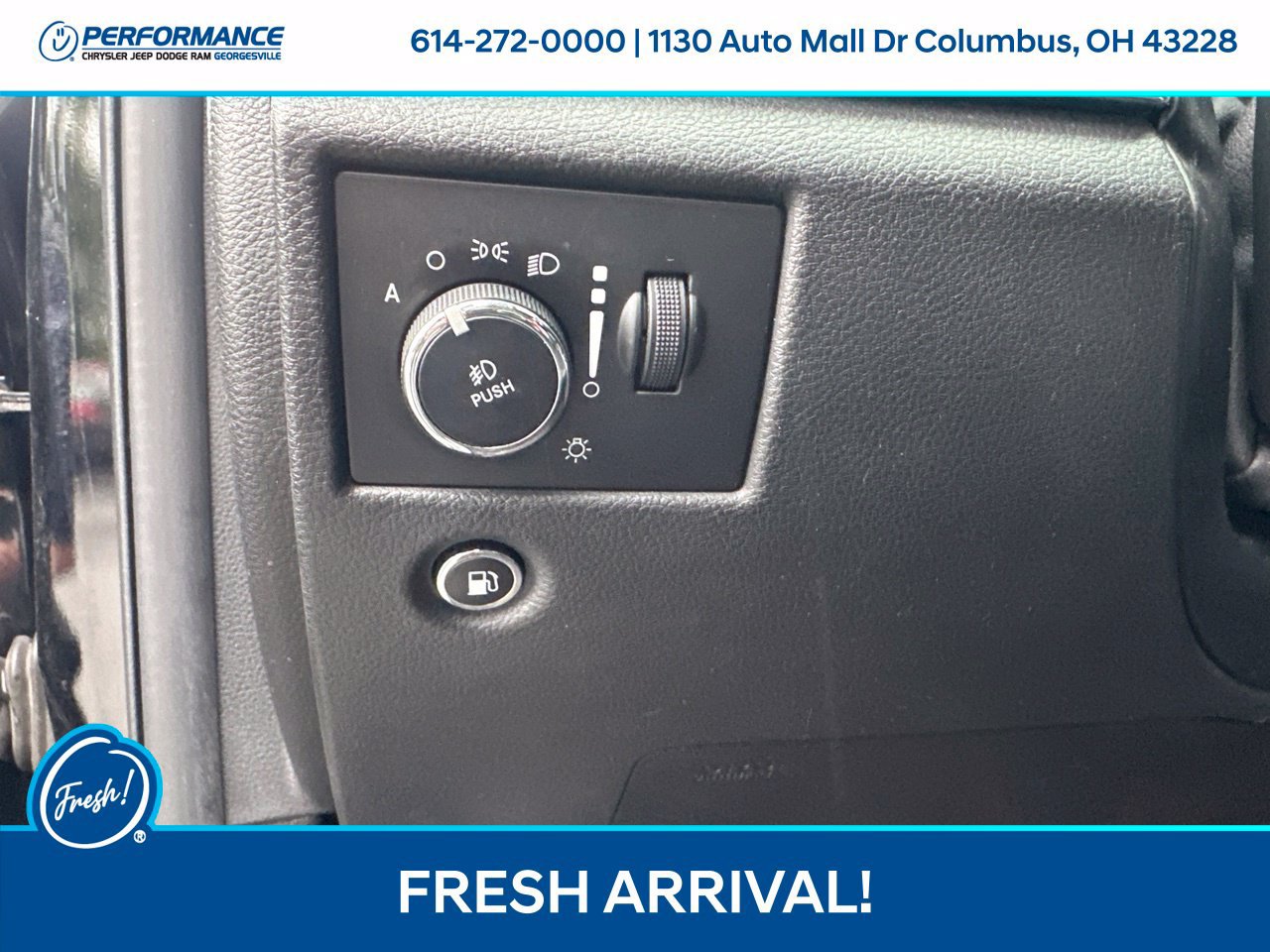 Used 2017 Jeep Grand Cherokee Limited AWD/4WD image 18
