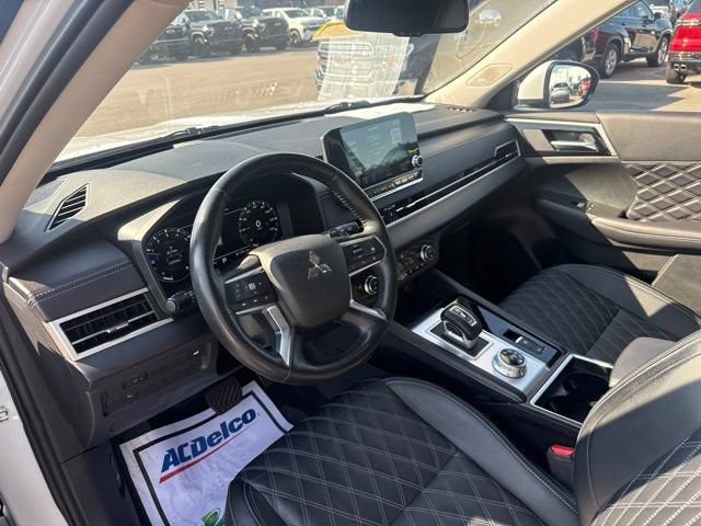 Used 2024 Mitsubishi Outlander SEL AWD/4WD image 12