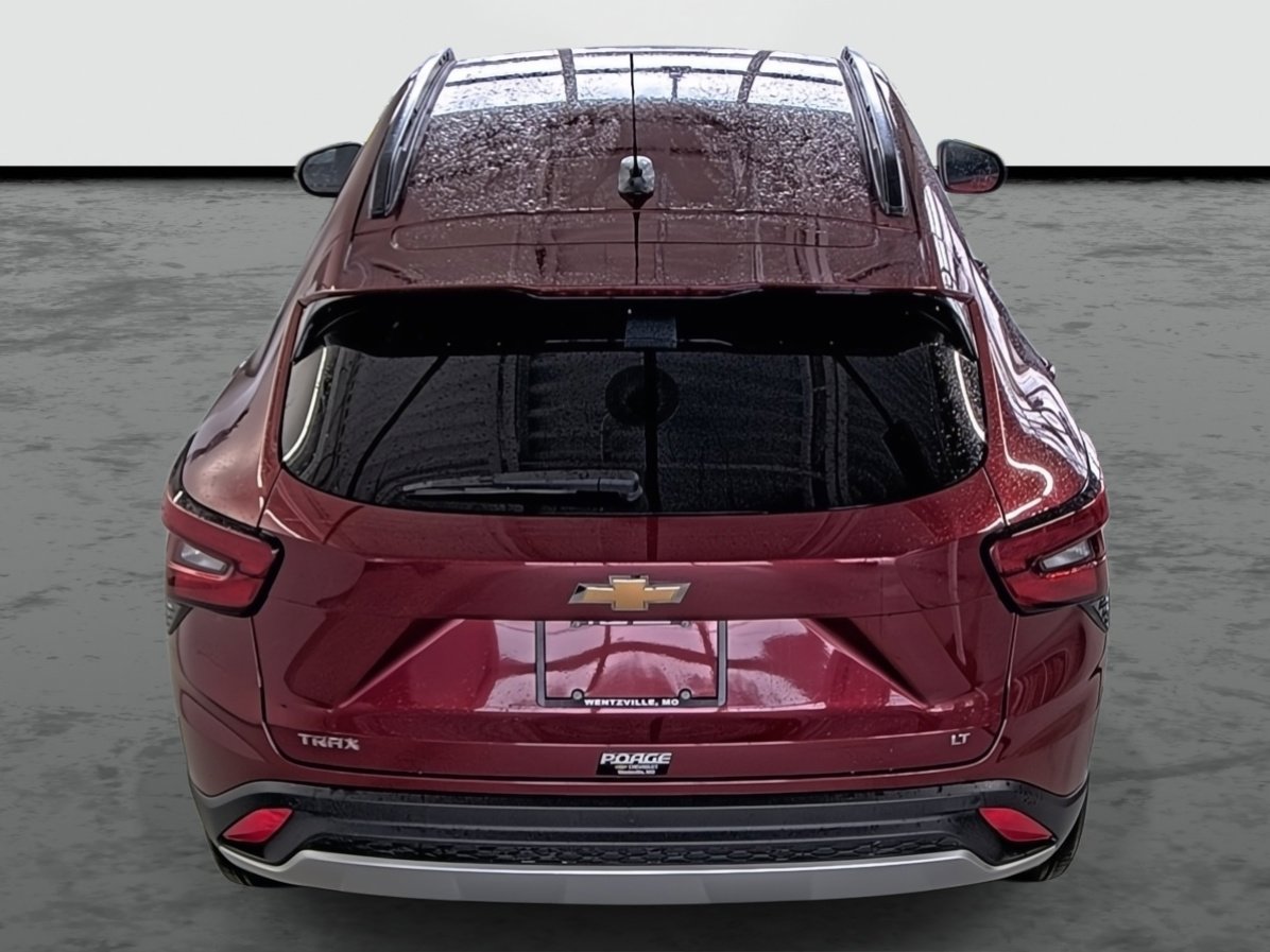 Used 2025 Chevrolet Trax LT w/ Driver Confidence Package FWD image 3