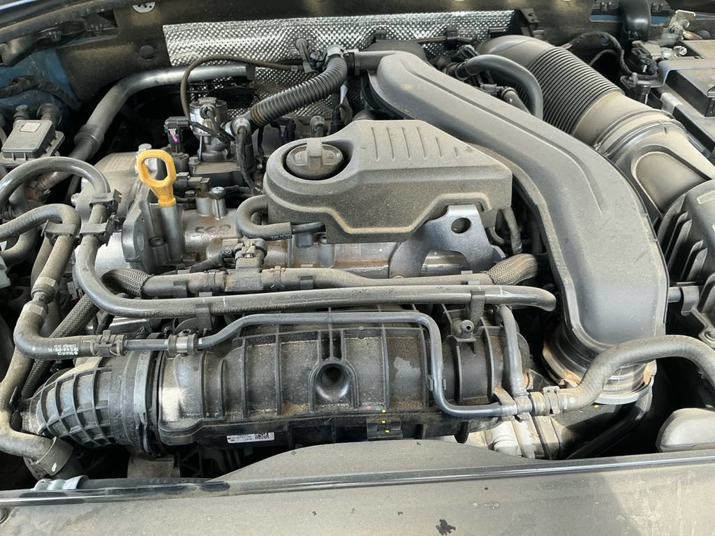 Used 2025 Volkswagen Jetta SE FWD image 9