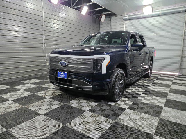 Used 2022 Ford F150 Lightning Lariat image 45