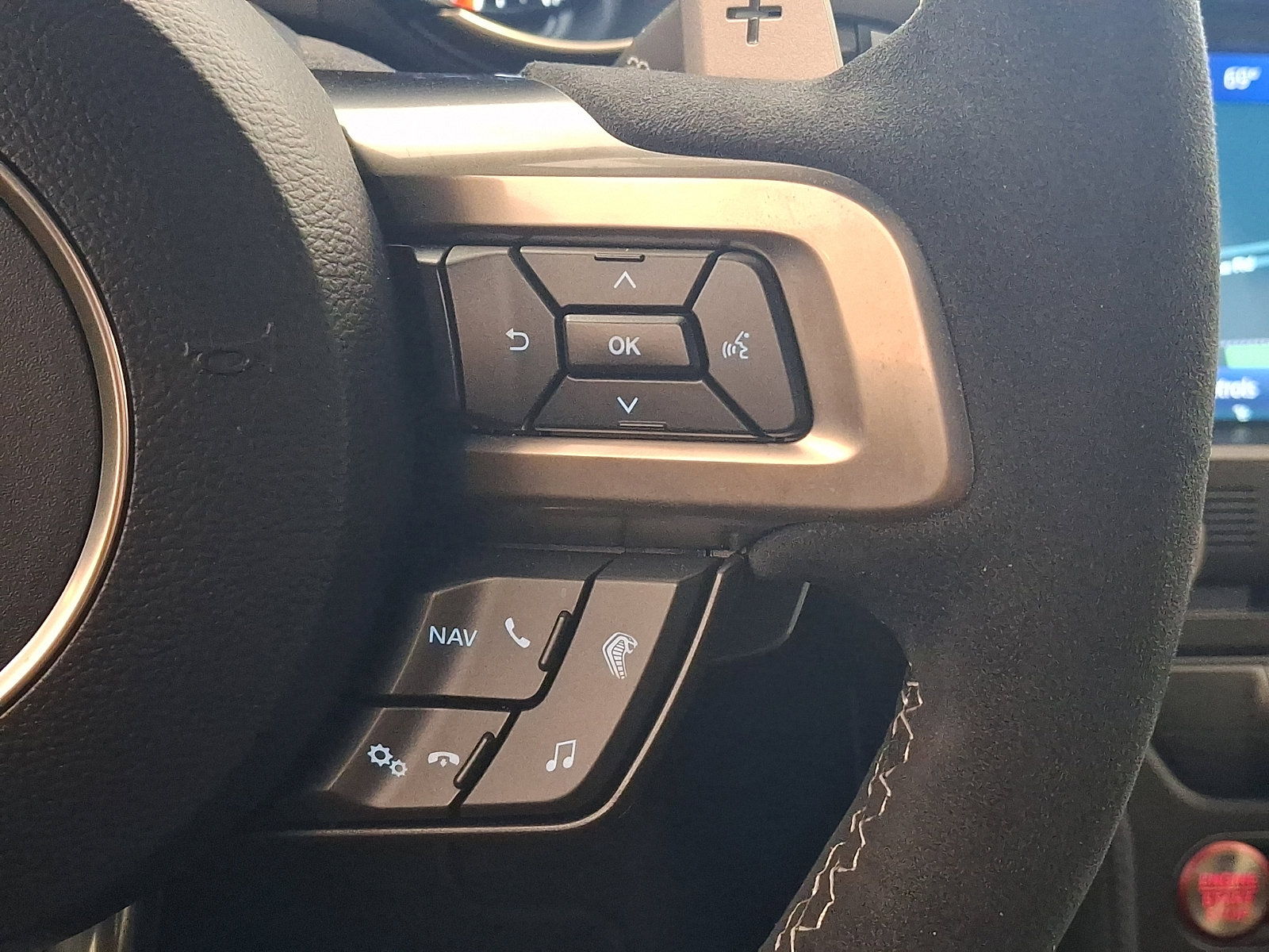 Used 2020 Ford Mustang Shelby GT500 w/ Carbon Fiber Track Pack image 19