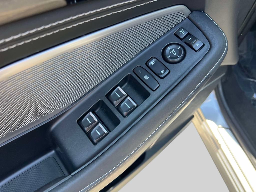 Used 2023 Acura MDX SH-AWD w/ Advance Package image 17