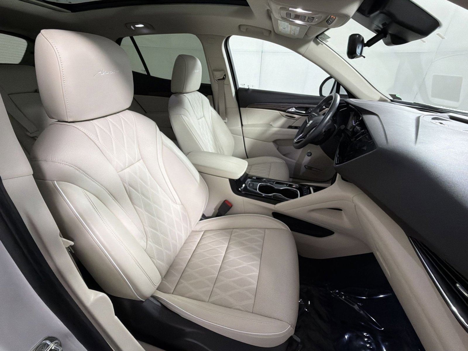 Used 2023 Buick Envision Avenir AWD/4WD image 27