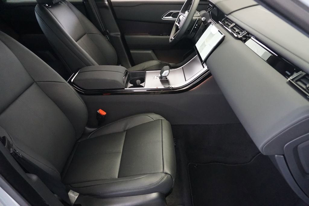 New 2026 Land Rover Range Rover Velar Dynamic SE image 23