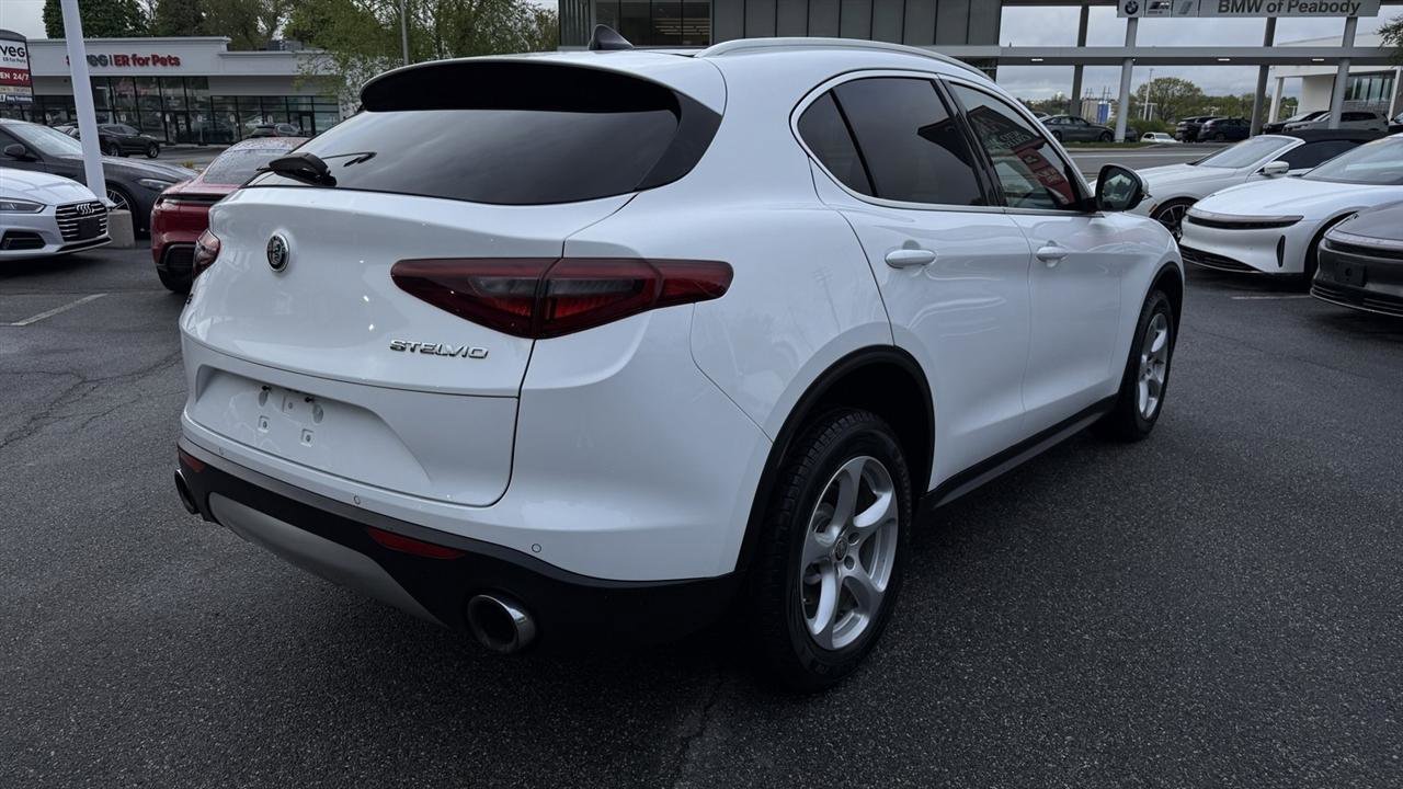 Used 2019 Alfa Romeo Stelvio AWD image 21