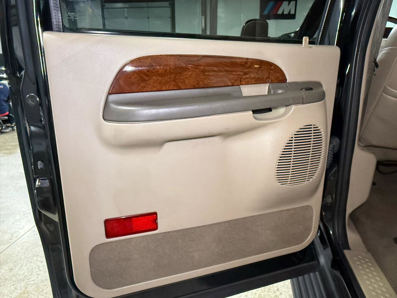 Used 2001 Ford Excursion Limited image 26
