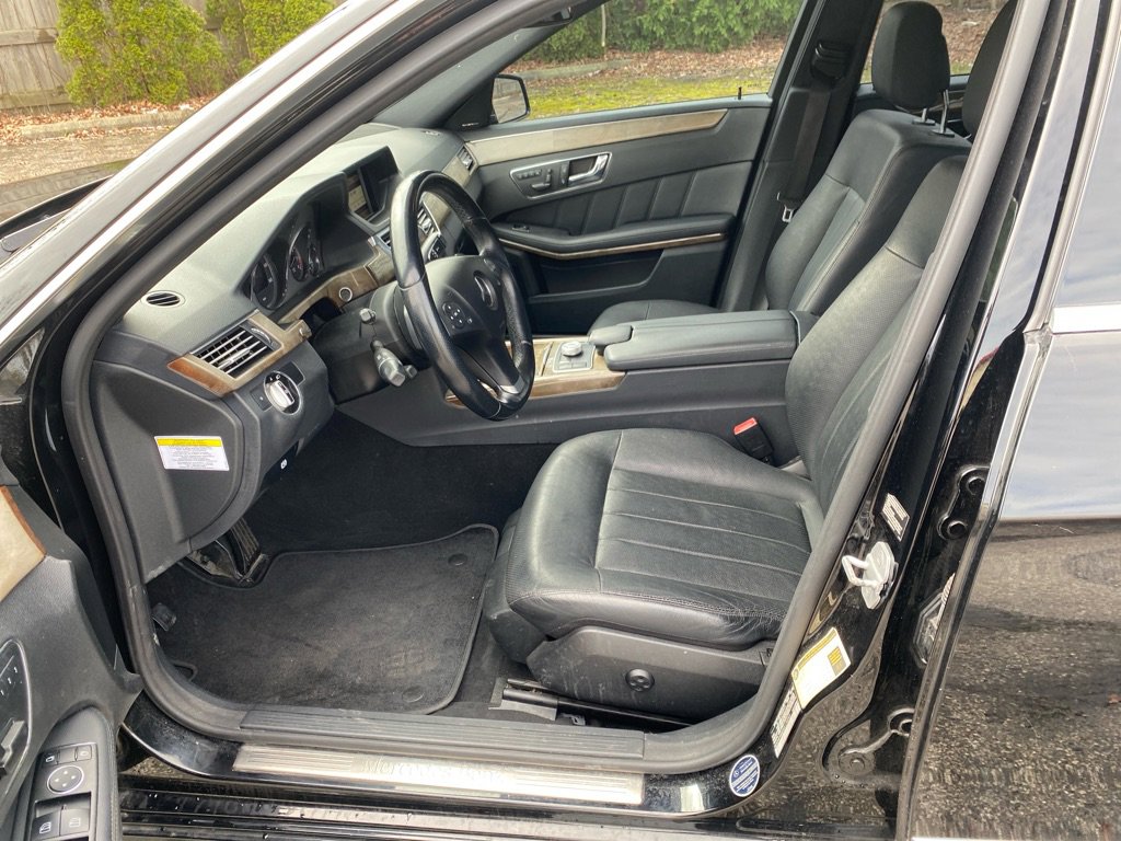 Used 2010 Mercedes-Benz E 550 4MATIC Sedan image 10