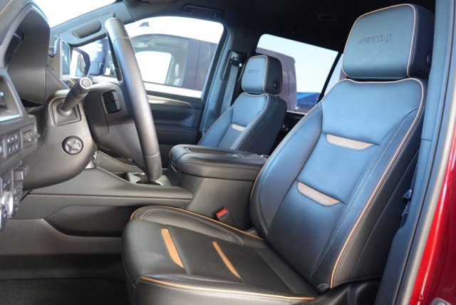 Used 2024 GMC Yukon AT4 w/ Technology Package image 17