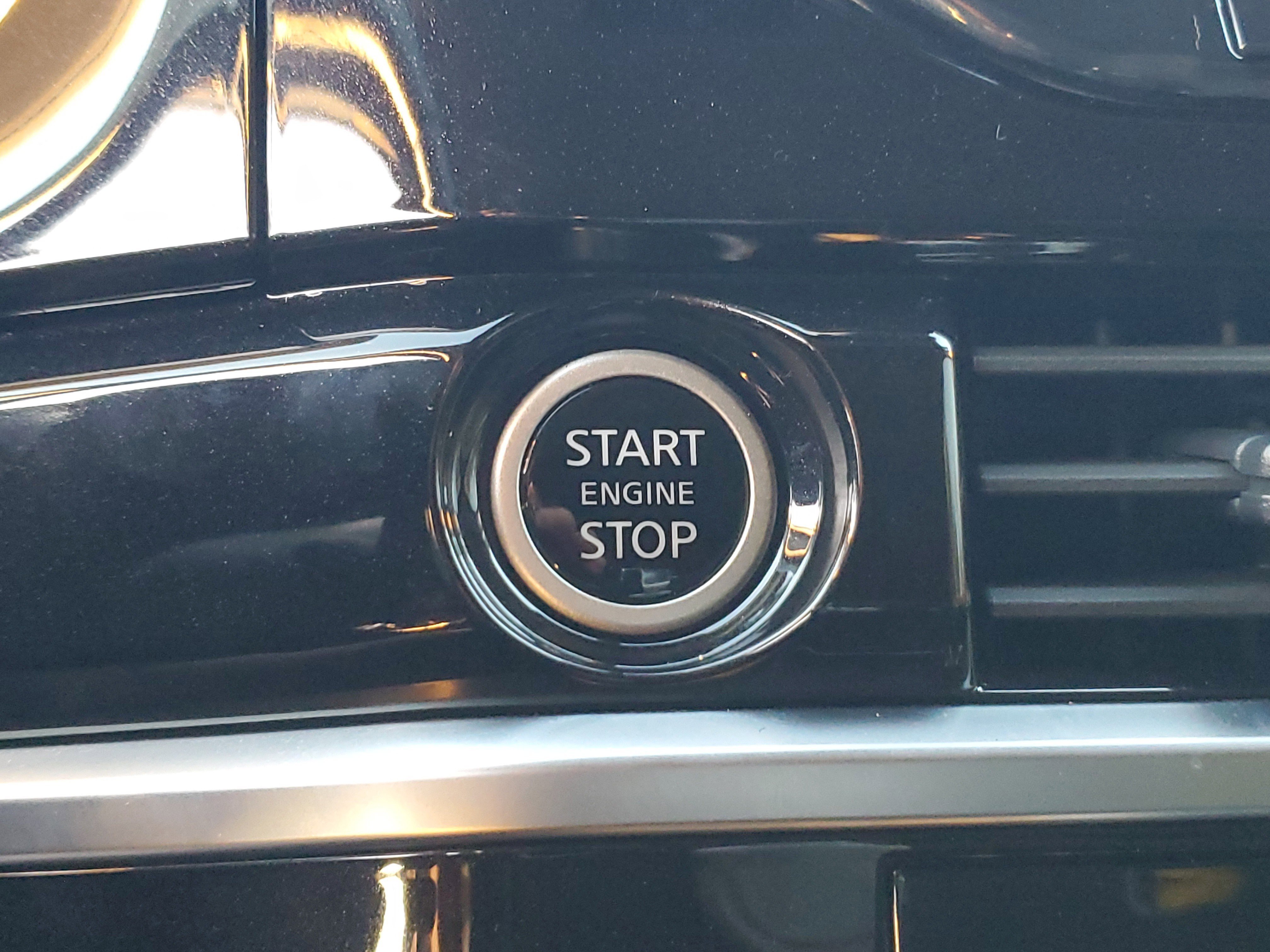 Used 2024 Nissan Pathfinder SL image 14