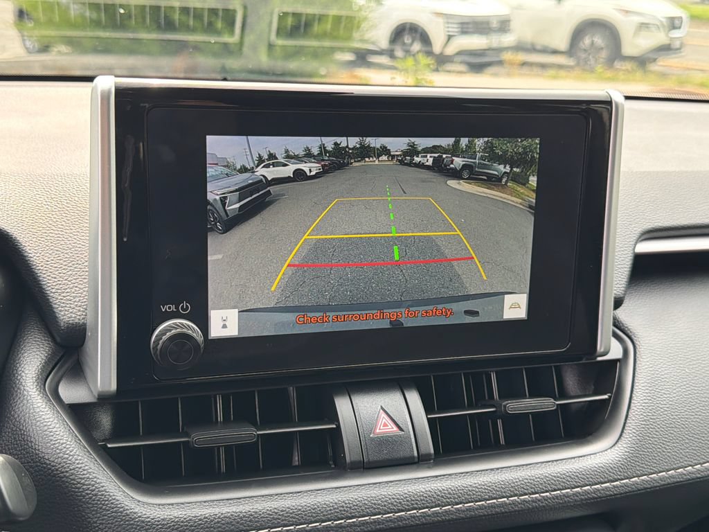 Used 2025 Toyota RAV4 XLE AWD/4WD image 26