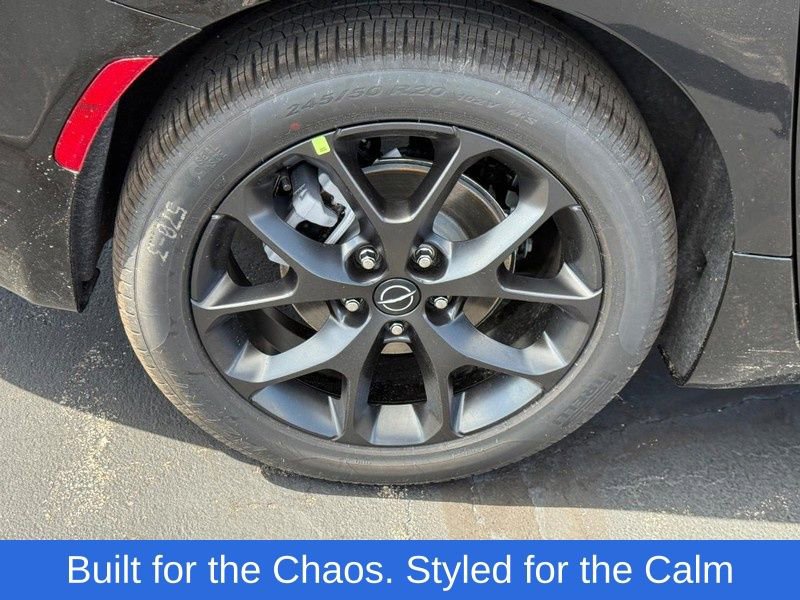 New 2026 Chrysler Pacifica Limited w/ S Appearance Package image 5