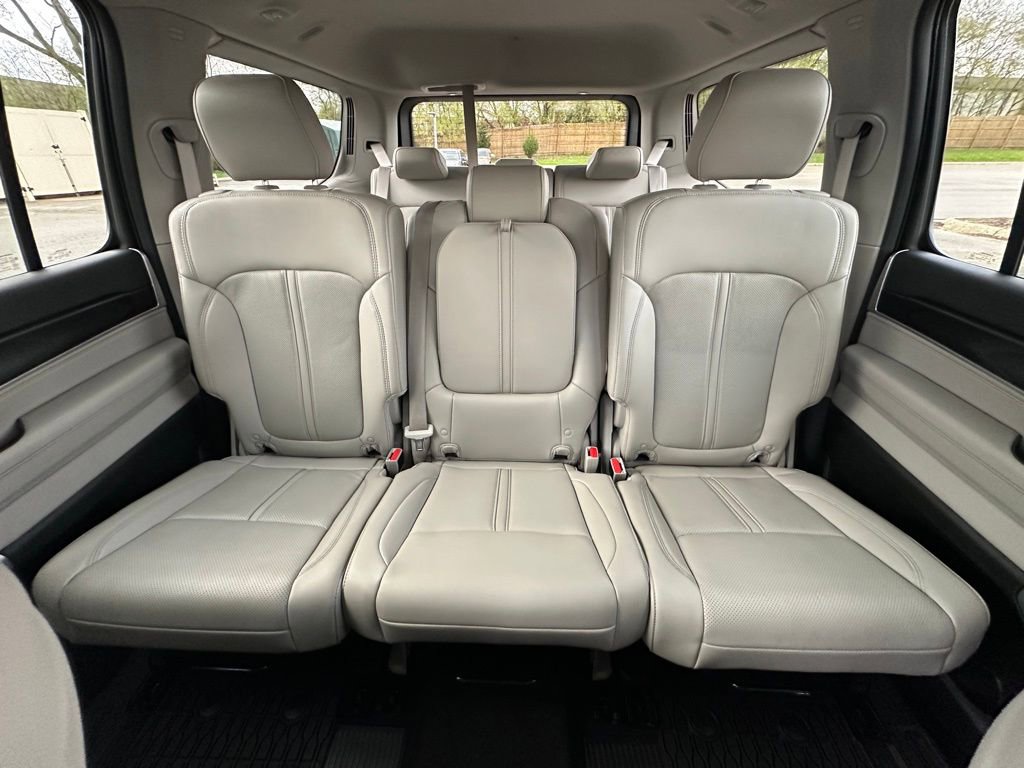 Used 2024 Jeep Wagoneer 4WD image 19