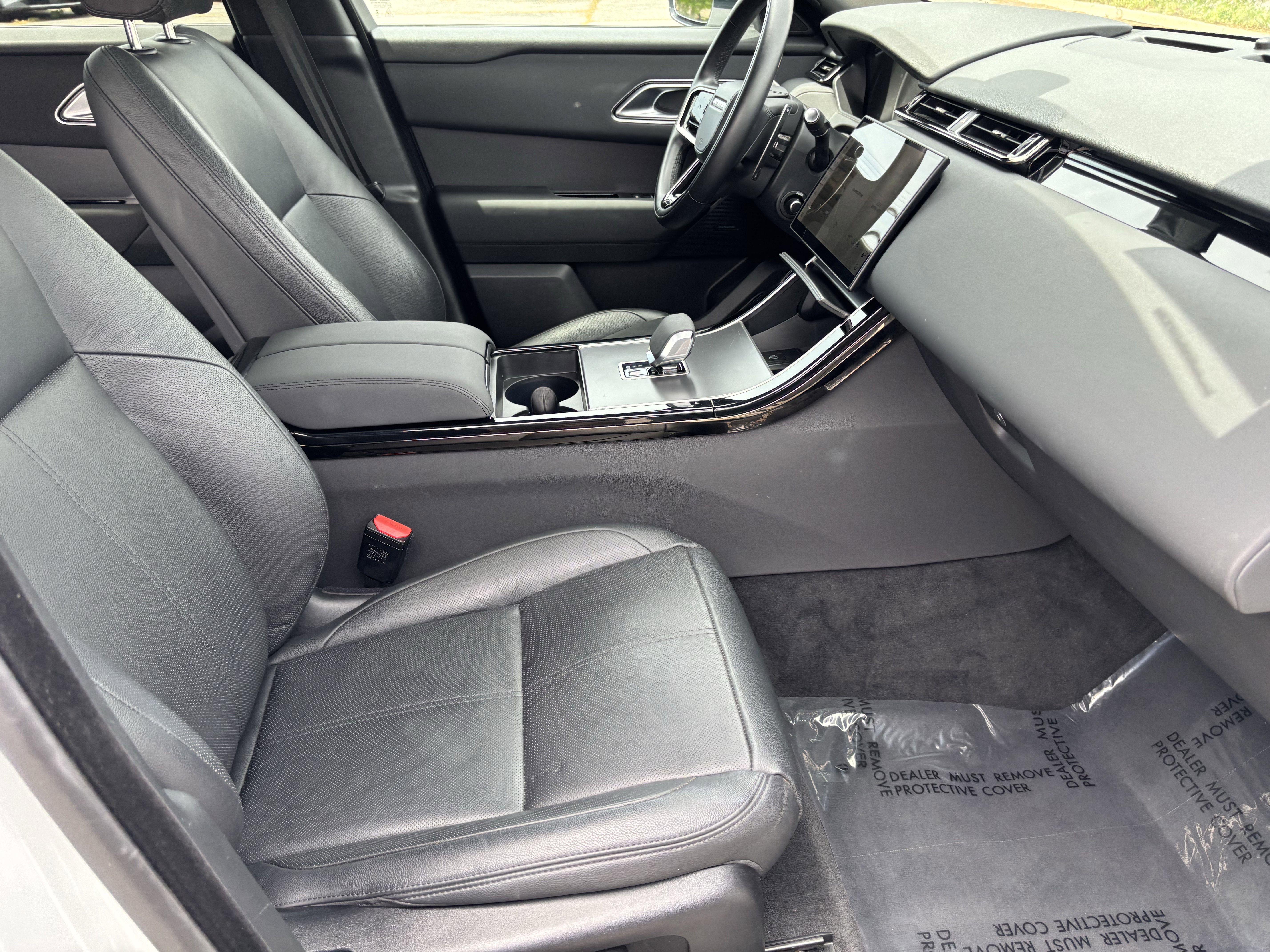 Used 2025 Land Rover Range Rover Velar Dynamic SE image 11