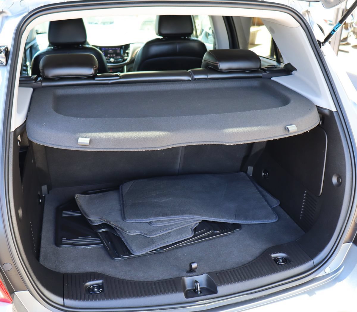 Used 2020 Chevrolet Trax Premier w/ LPO, Protection Package FWD image 25