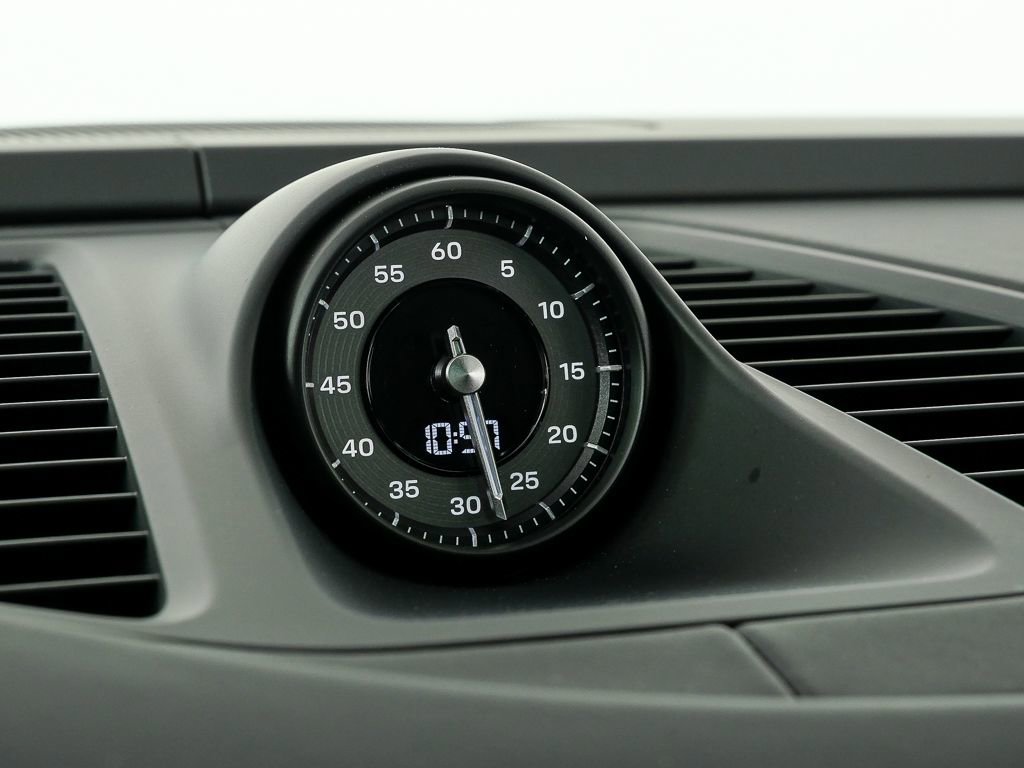 New 2026 Porsche Macan Turbo Electric image 18