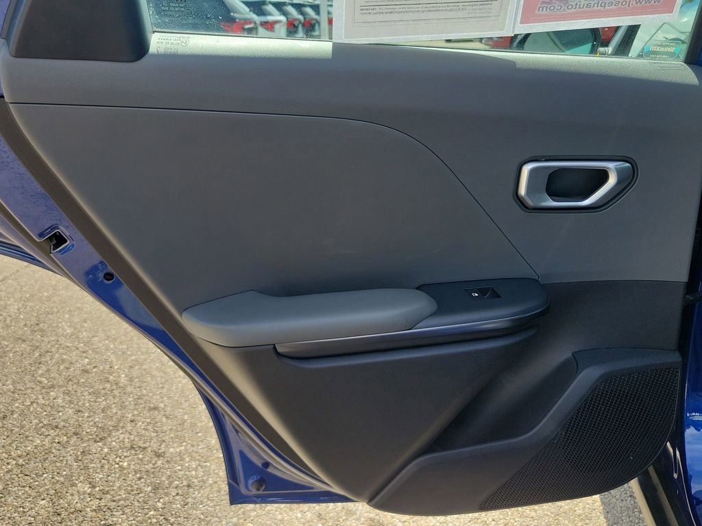 Used 2025 Kia K4 LXS image 14