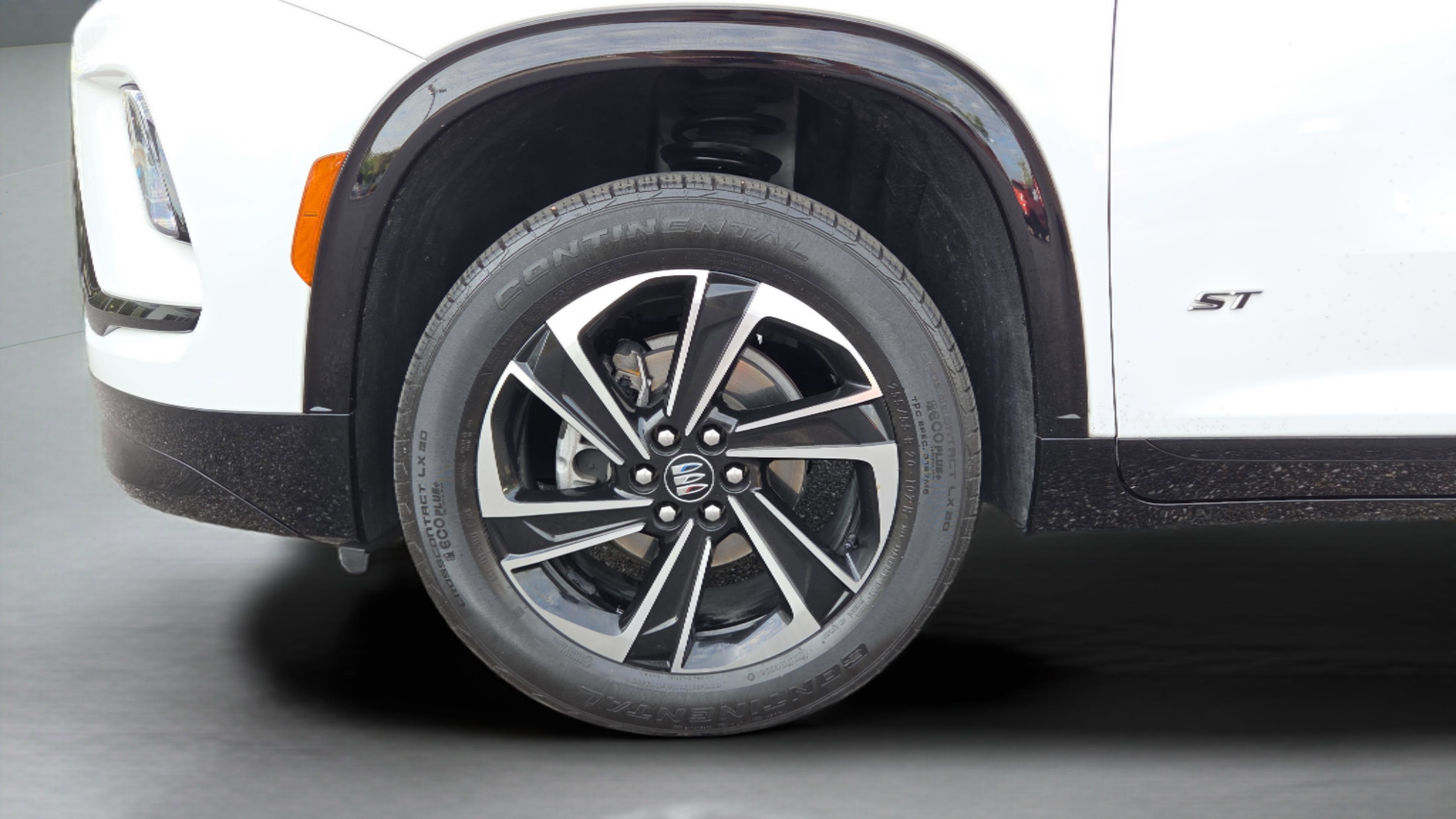 Used 2025 Buick Enclave Sport Touring w/ Power Package image 9