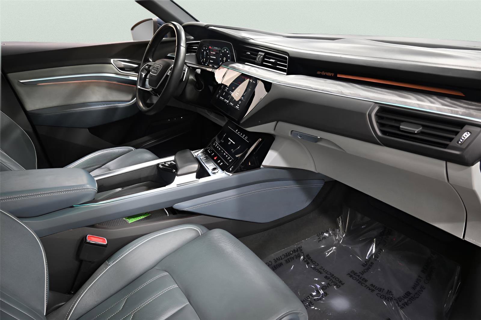 Used 2020 Audi e-tron Prestige w/ Prestige Package image 22