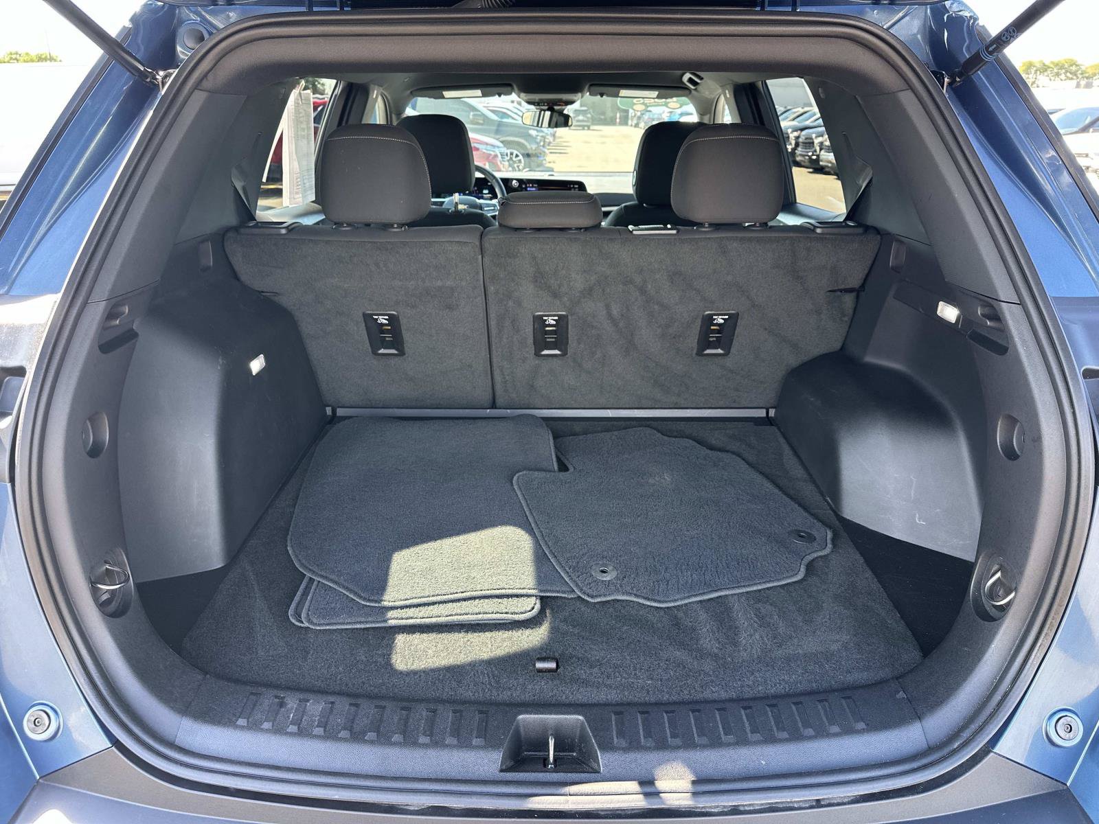 Certified 2025 Chevrolet Equinox LT FWD image 9
