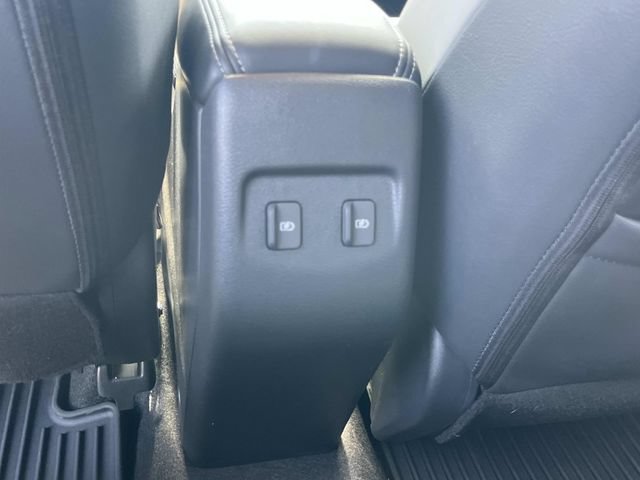 Used 2023 Nissan Kicks SR w/ SR Premium Package FWD image 17