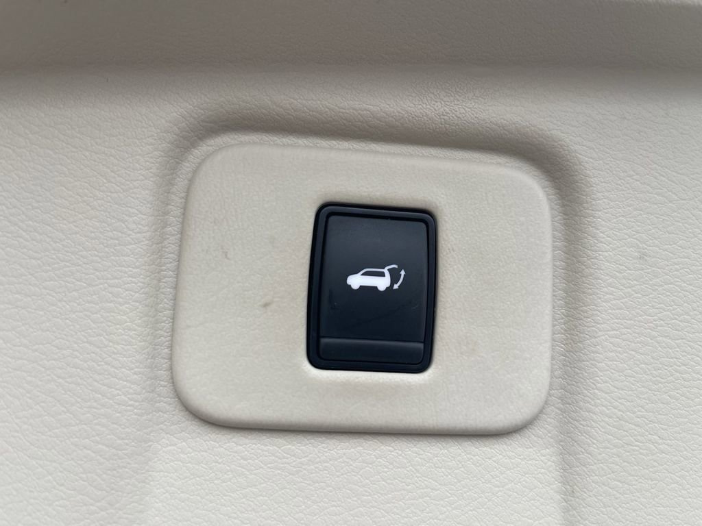 Used 2019 Nissan Murano Platinum w/ Cargo Package image 7