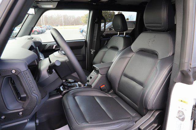 New 2025 Ford Bronco Badlands image 13