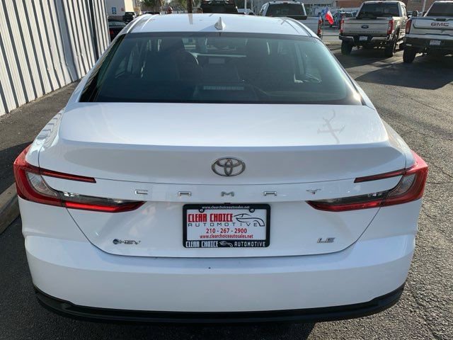 Used 2025 Toyota Camry LE image 5