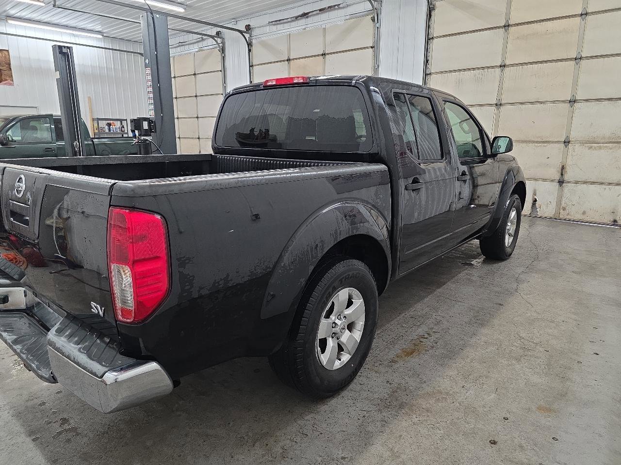 Used 2012 Nissan Frontier SV image 14