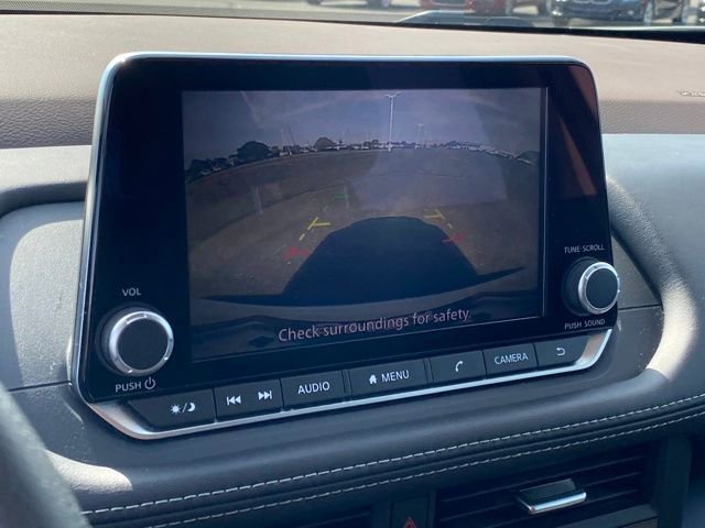 Used 2023 Nissan Rogue S image 11