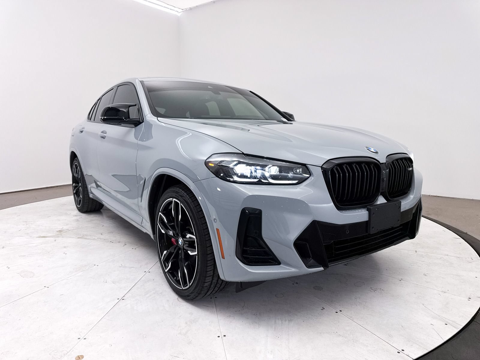 Used 2024 BMW X4 M40i w/ Parking Assistance Package AWD/4WD image 14