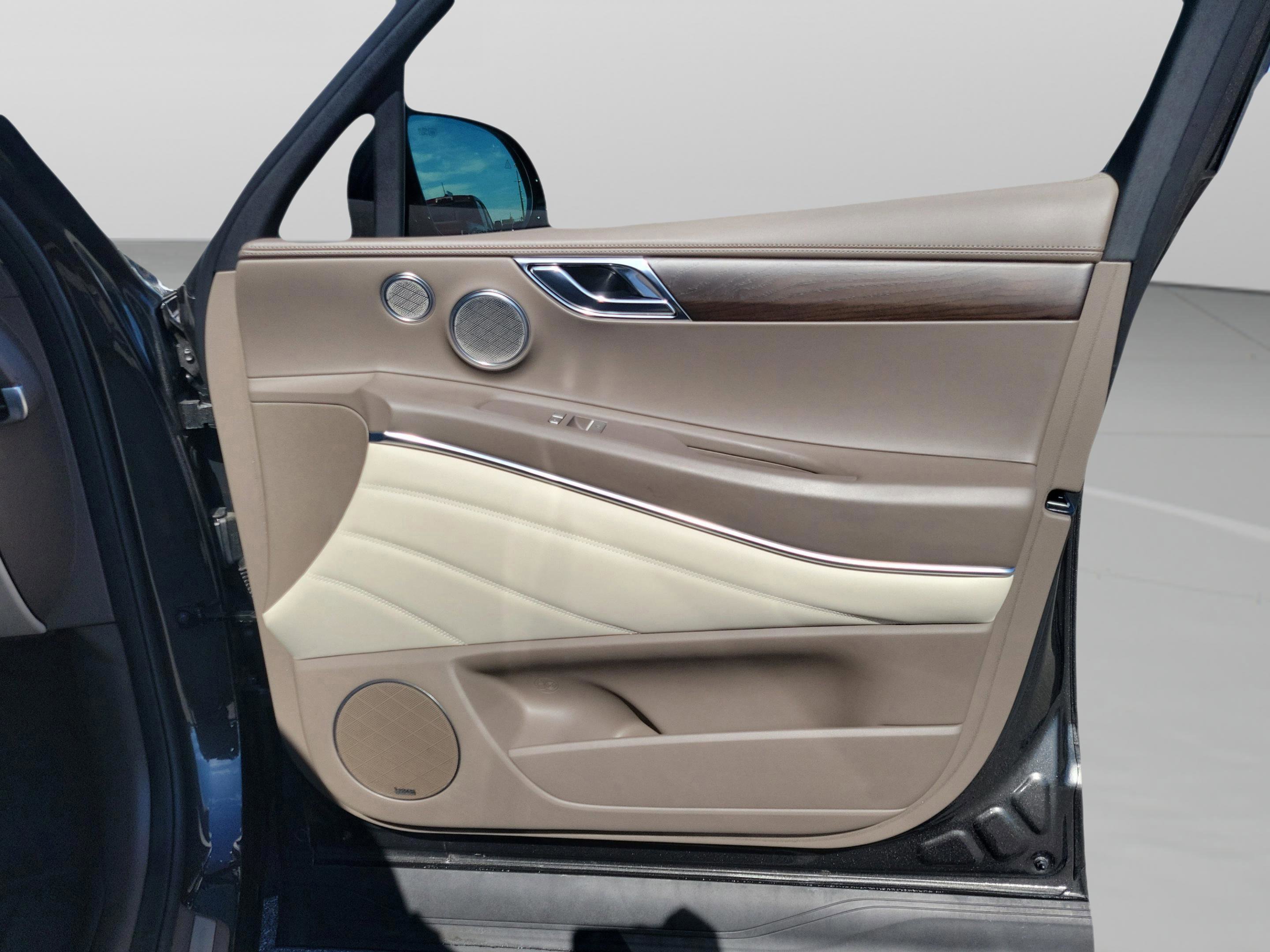 Used 2024 Genesis GV80 3.5T w/ Advanced Package image 31