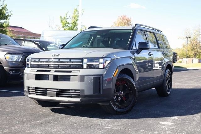 Used 2025 Hyundai Santa Fe XRT image 2