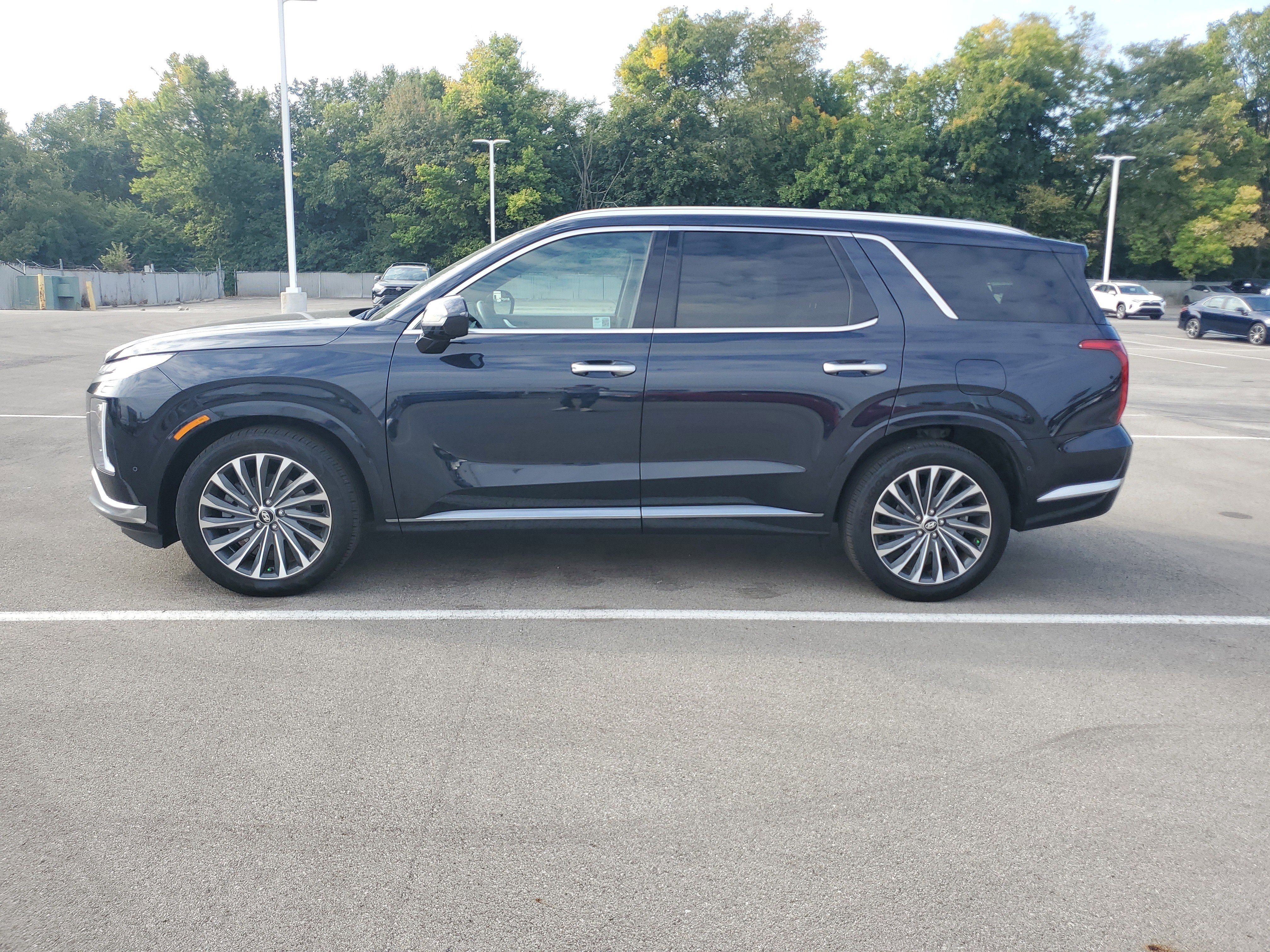 Used 2024 Hyundai Palisade Calligraphy image 6