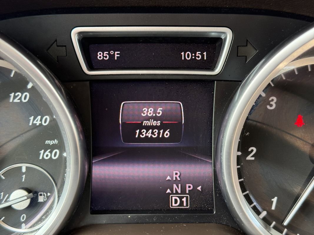 Used 2015 Mercedes-Benz ML 250 BlueTEC 4MATIC image 11