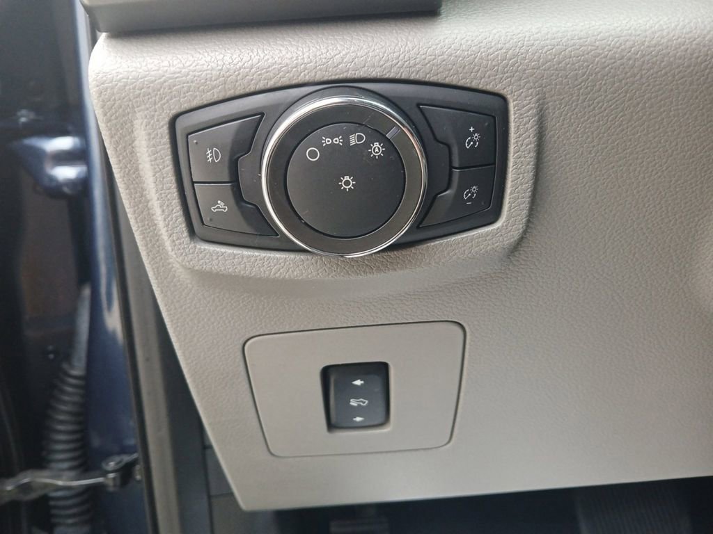 Used 2016 Ford F150 XLT w/ Equipment Group 302A Luxury image 9