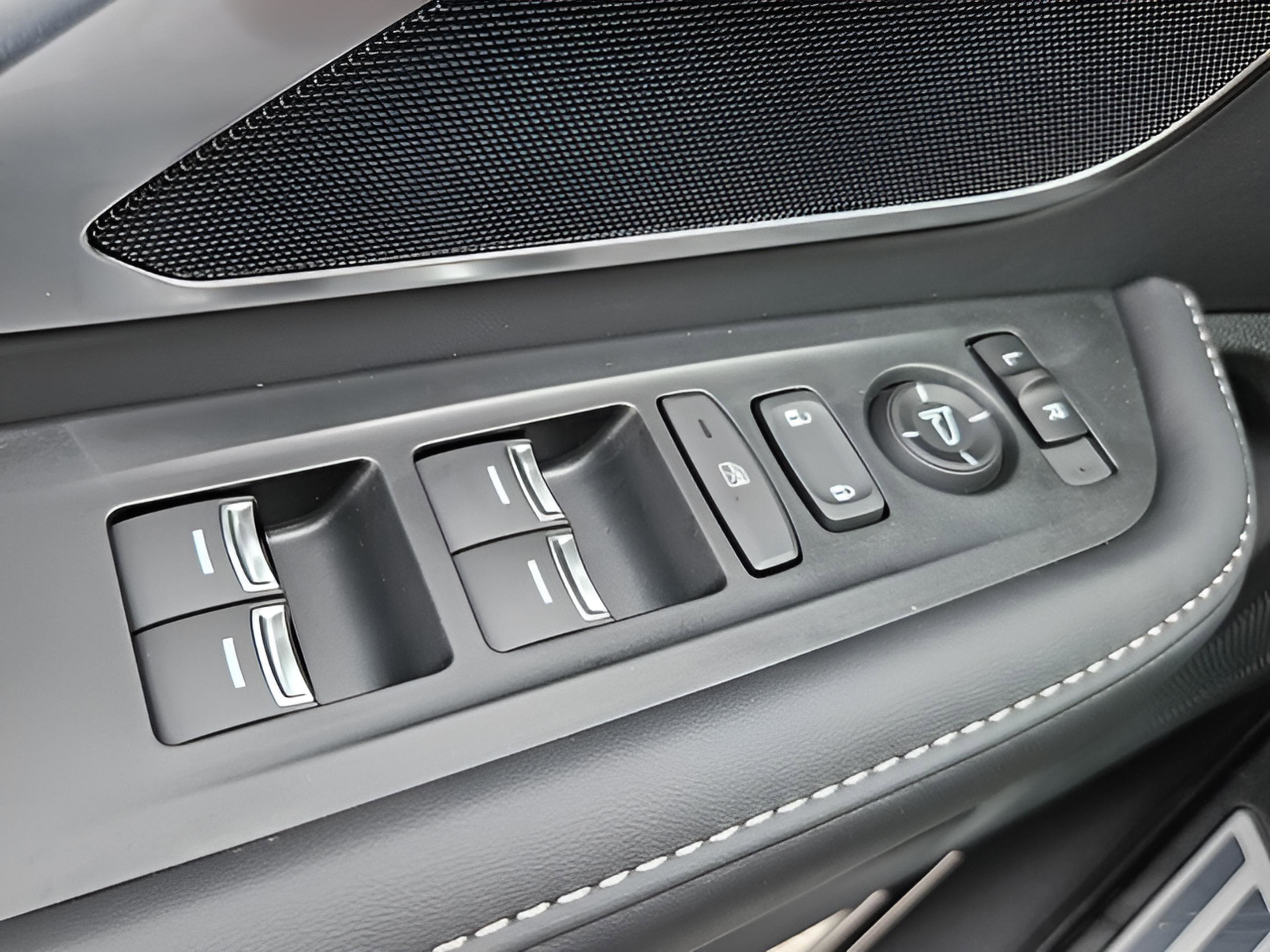 New 2026 Acura RDX SH-AWD image 32